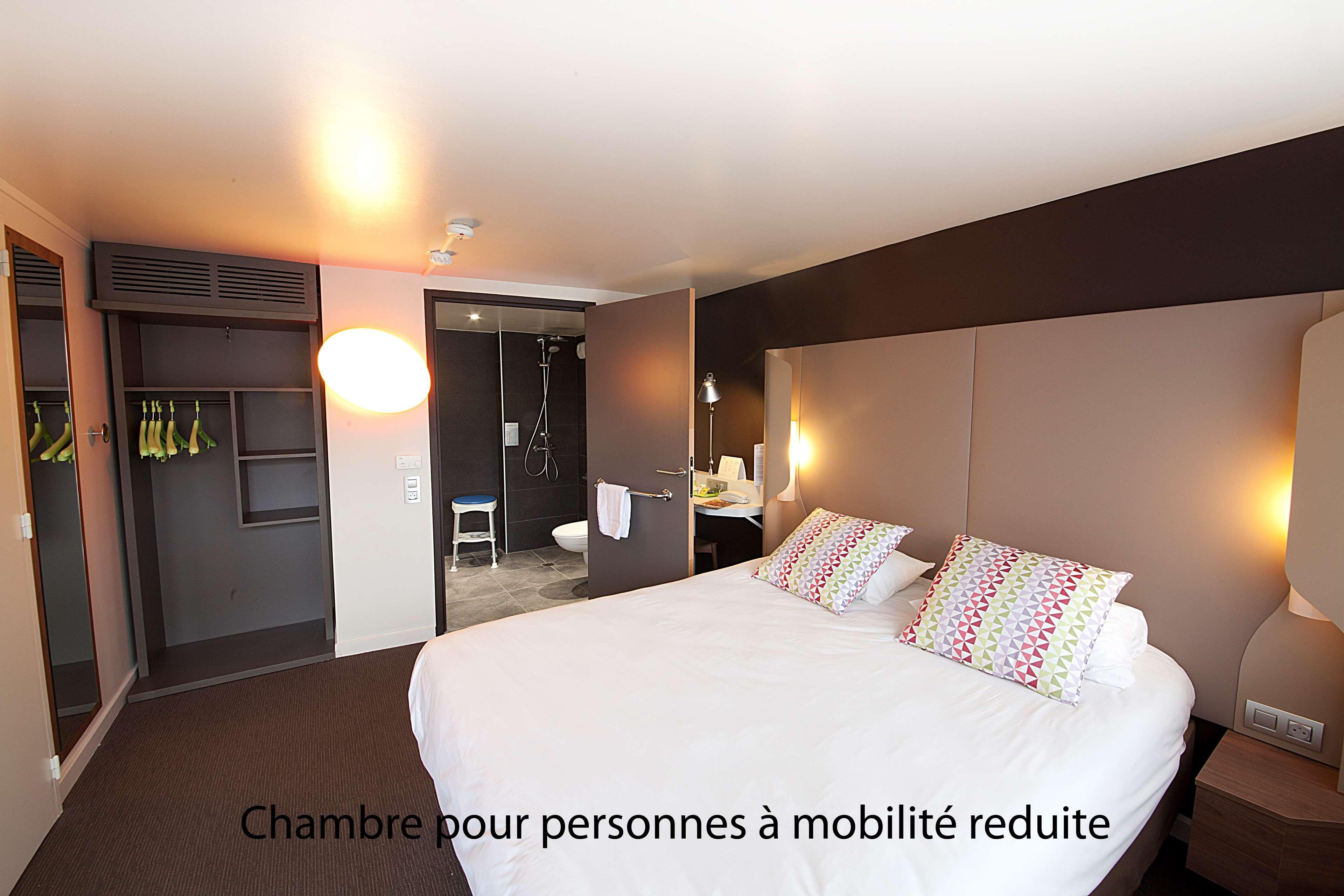 Campanile Clermont-Ferrand ~ Aubiere Hotell Exteriör bild